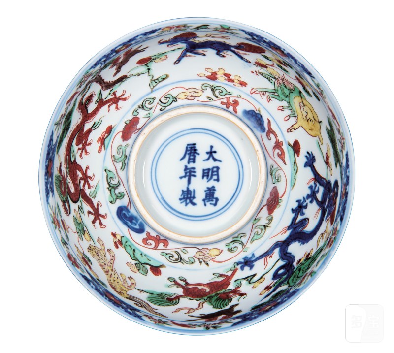 明万历 青花五彩瑞兽云龙纹碗一对 - 图5